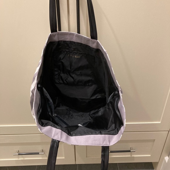 NWT Victoria Secret Tote - Picture 2 of 3